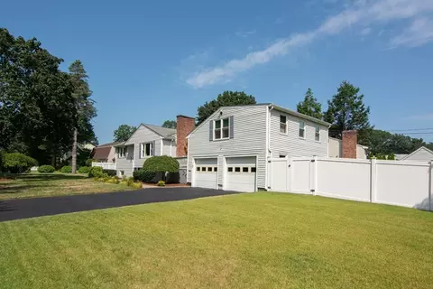 Exterior - 3 Jay Dr, Framingham, MA 01701 photo 2 of 11