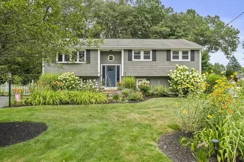 111 Zabrosky Ave, Stoughton, MA 02072