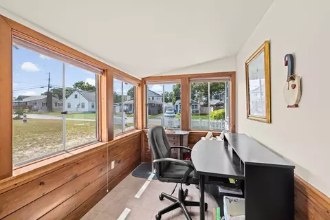 Exterior - 2 Edward St, Wareham, MA 02571 photo 2 of 3