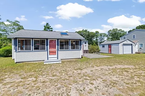 Exterior - 2 Edward St, Wareham, MA 02571 photo 3 of 3