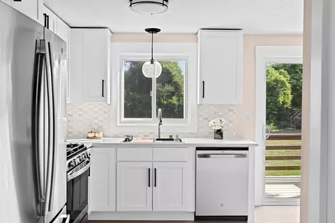 707 Ocean Mdws #707, Fairhaven, MA 02719