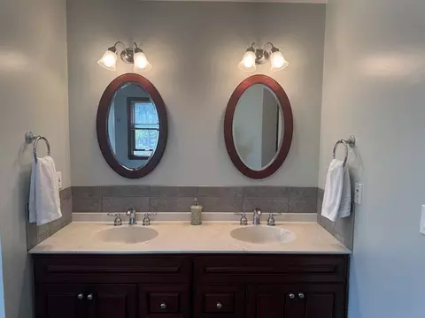 Bath - 165 Blackstone St, Mendon, MA 01756 photo 2 of 5