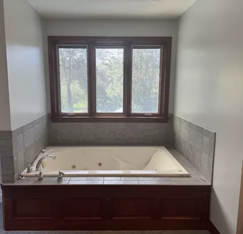 Bath - 165 Blackstone St, Mendon, MA 01756 photo 5 of 5