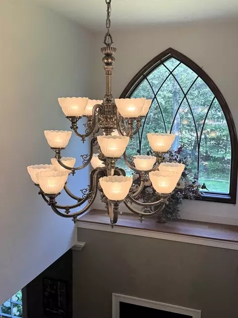 Entry Way - 165 Blackstone St, Mendon, MA 01756 photo 5 of 6
