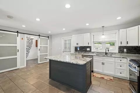 24 Porter St, Springfield, MA 01104 photo 15
