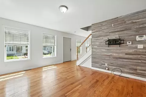 24 Porter St, Springfield, MA 01104 photo 9