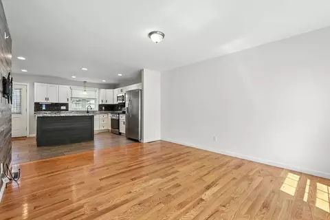 24 Porter St, Springfield, MA 01104 photo 7