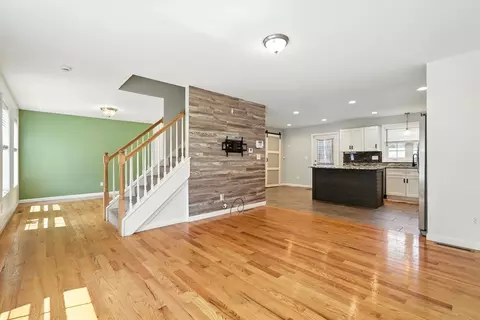 24 Porter St, Springfield, MA 01104 photo 8