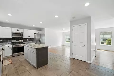 24 Porter St, Springfield, MA 01104 photo 13