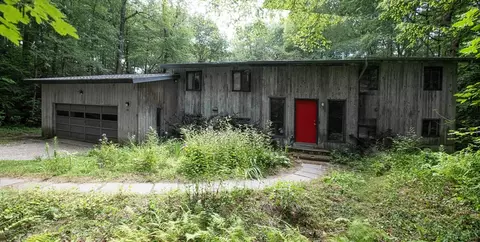 11 Overlook Dr, Amherst, MA 01002