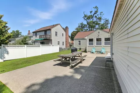200 Ellsworth Ave, Springfield, MA 01118 photo 32