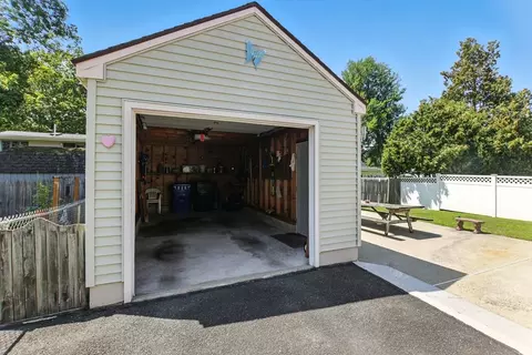 200 Ellsworth Ave, Springfield, MA 01118 photo 28