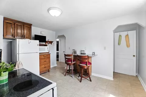 200 Ellsworth Ave, Springfield, MA 01118 photo 9