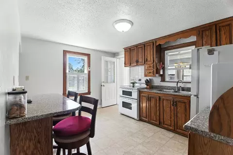 200 Ellsworth Ave, Springfield, MA 01118 photo 11