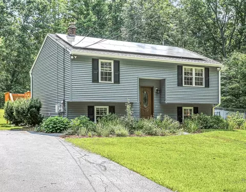 195 Holly Dr, Gardner, MA 01440
