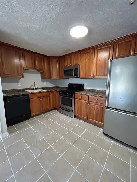 10 Karen Cir #24, Billerica, MA 01821
