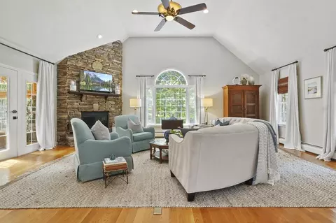 3 Lantern Ln, Georgetown, MA 01833 photo 6