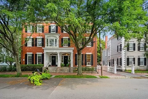 38 Chestnut St, Salem, MA 01970