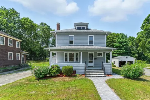 104 Lincoln St, Hudson, MA 01749