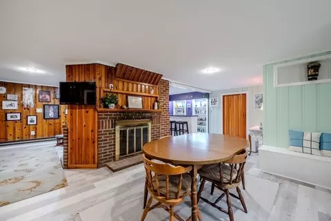 Dining - 406 Ferry St, Everett, MA 02149 photo 2 of 3