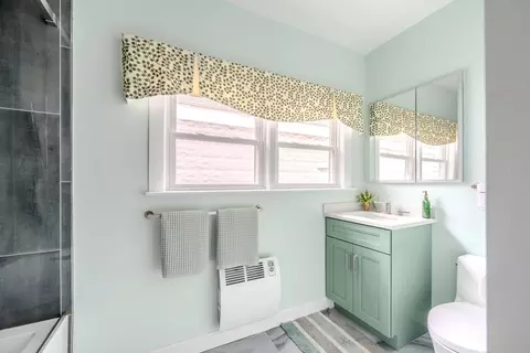 Bath - 406 Ferry St, Everett, MA 02149 photo 1 of 3