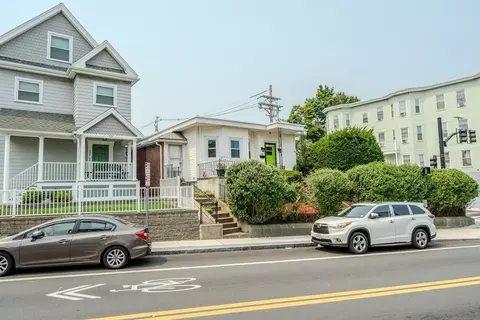 Exterior - 406 Ferry St, Everett, MA 02149 photo 2 of 4