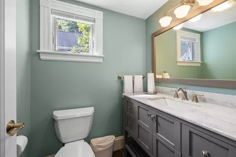 Bath - 4 Webster Ct, Stoneham, MA 02180 photo 1 of 4