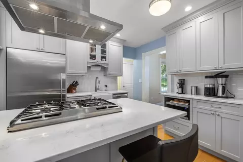 Kitchen - 4 Webster Ct, Stoneham, MA 02180 photo 3 of 4