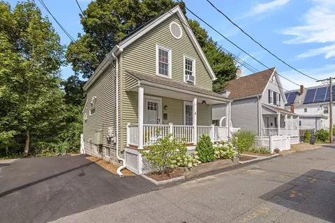 Exterior - 4 Webster Ct, Stoneham, MA 02180 photo 2 of 5
