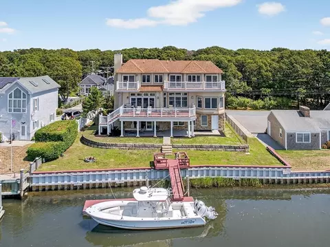 53 Neptune Ln, Yarmouth, MA 02664