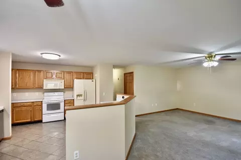 375 Thompson Rd, Webster, MA 01570 photo 5