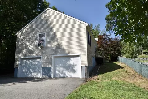 375 Thompson Rd, Webster, MA 01570 photo 2