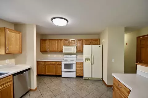 375 Thompson Rd, Webster, MA 01570 photo 4