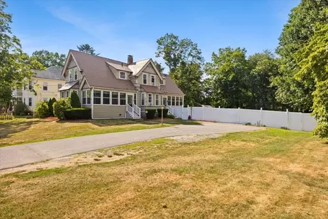 9 Dale St, Taunton, MA 02780