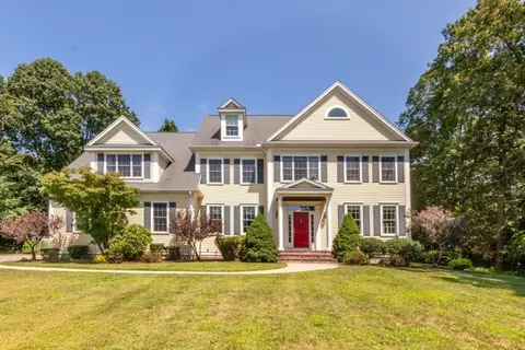 14 Essex St, Norfolk, MA 02056