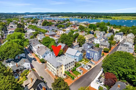 15 Beck St #1, Newburyport, MA 01950