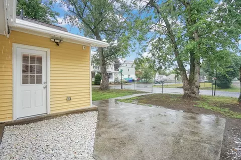 Exterior - 140 Wait St, Springfield, MA 01104 photo 4 of 8