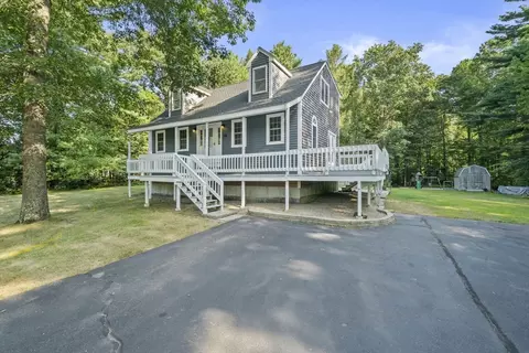 76 Pine St, East Bridgewater, MA 02333