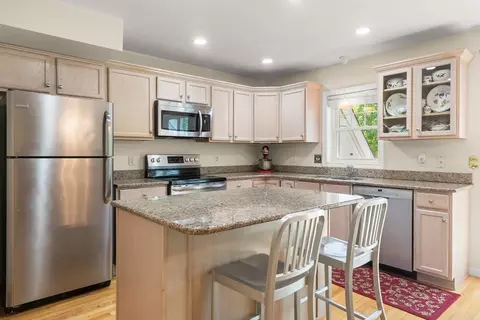 35 Collins St #87, Danvers, MA 01923 photo 2