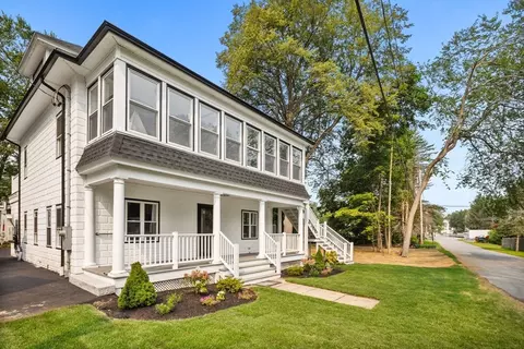3 Marjorie St, Groveland, MA 01834