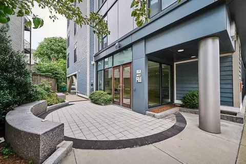197 Washington St #207, Somerville, MA 02143
