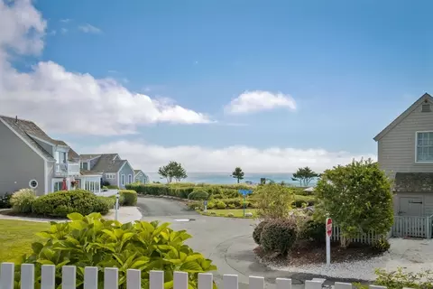 2 Brant Rock Rd #722, Mashpee, MA 02649