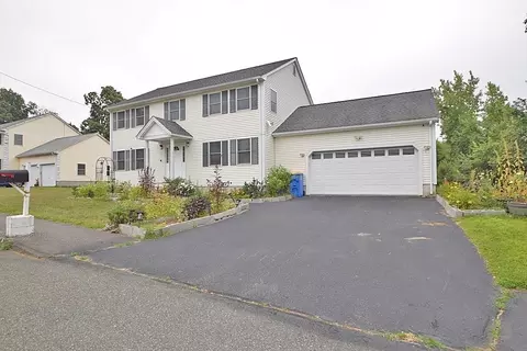5 Greenhouse Way, Randolph, MA 02368