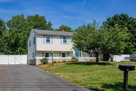 38 Ruth Ellen Rd, Raynham, MA 02767