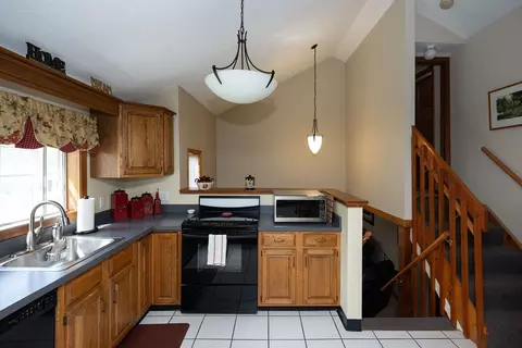 66 Brigham Rd, Worcester, MA 01609 photo 9