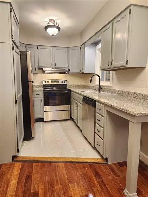 94-98 Maple St, Gardner, MA 01440 photo 5