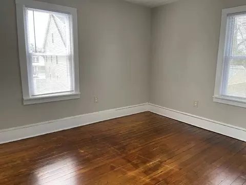 Bedroom - 910-912 Belmont Ave, Springfield, MA 01108 photo 1 of 3