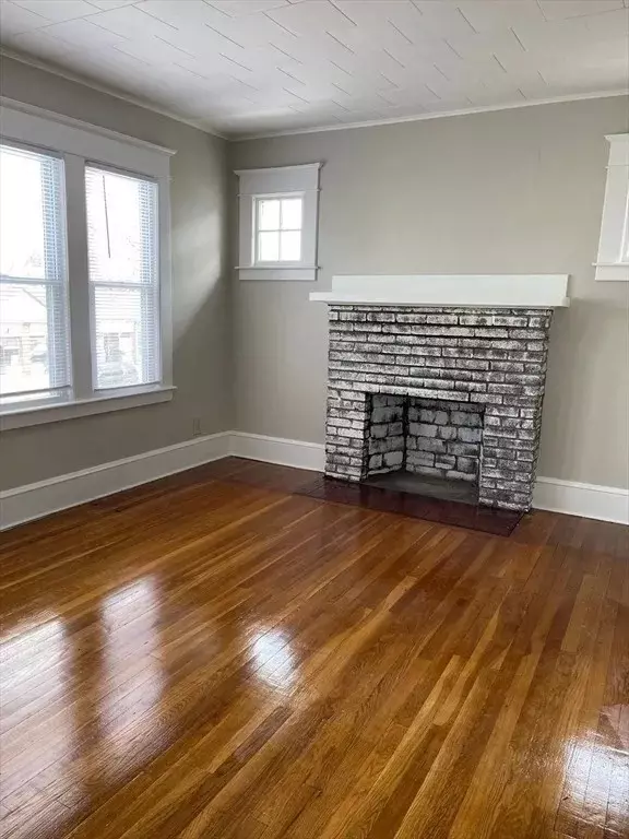Living - 910-912 Belmont Ave, Springfield, MA 01108 photo 2 of 7