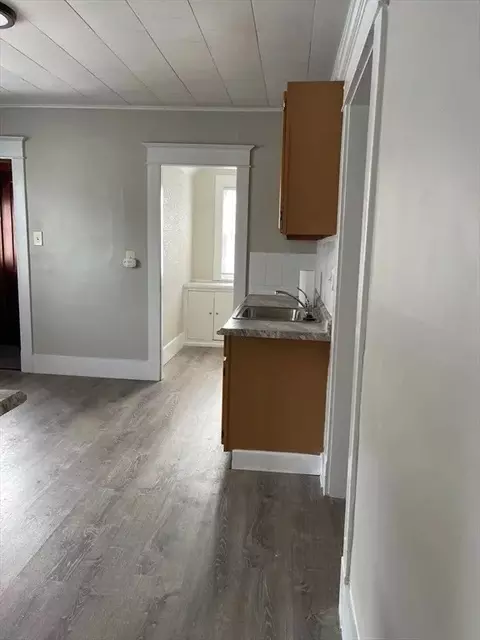 Entry Way - 910-912 Belmont Ave, Springfield, MA 01108 photo 1 of 2