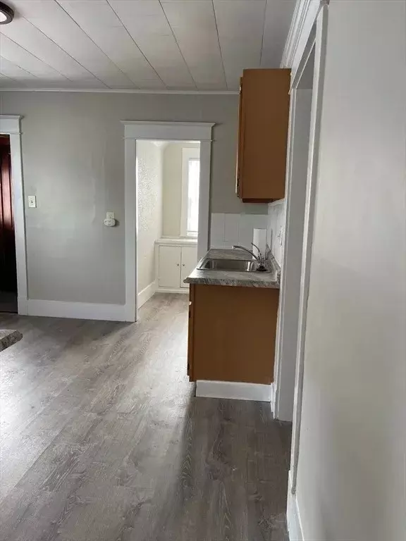 Entry Way - 910-912 Belmont Ave, Springfield, MA 01108 photo 1 of 2
